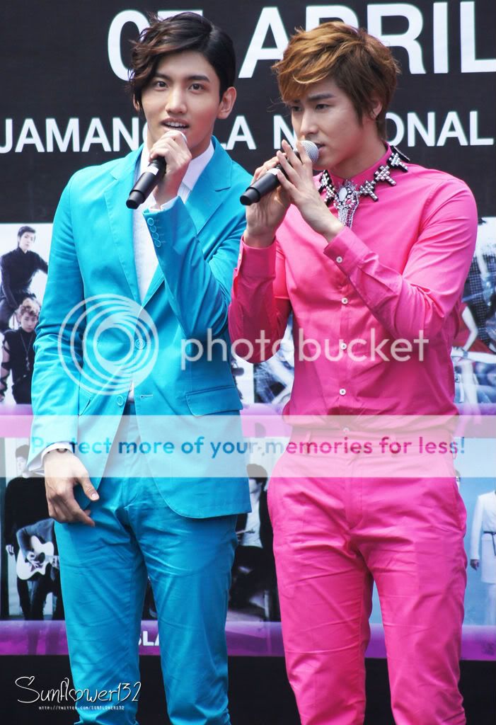 [PIC] 120406 Korean Music Wave à Bangkok - Conférence de Presse 120406PressConfBKK3