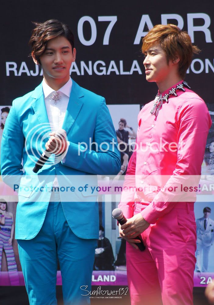 [PIC] 120406 Korean Music Wave à Bangkok - Conférence de Presse 120406PressConfBKK54