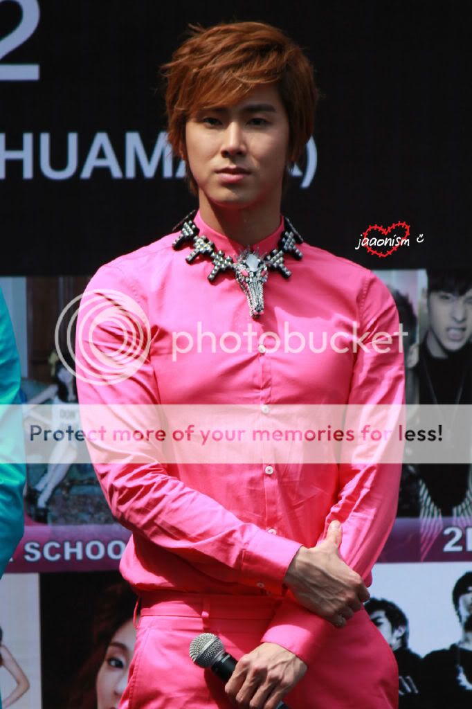 [PIC] 120406 Korean Music Wave à Bangkok - Conférence de Presse 120406PressConfBKK76