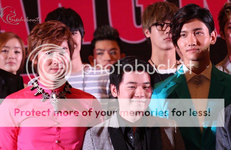 [PIC] 120406 Korean Music Wave à Bangkok - Conférence de Presse 120406PressConfBKK95