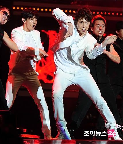 [PIC] 120512 TVXQ - Dream Concert 120512TVXQDreamConcert15