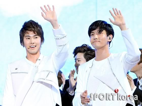 [PIC] 120512 TVXQ - Dream Concert 120512TVXQDreamConcert24