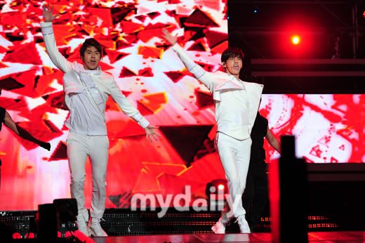 [PIC] 120512 TVXQ - Dream Concert 120512TVXQDreamConcert32