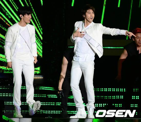 [PIC] 120512 TVXQ - Dream Concert 120512TVXQDreamConcert46