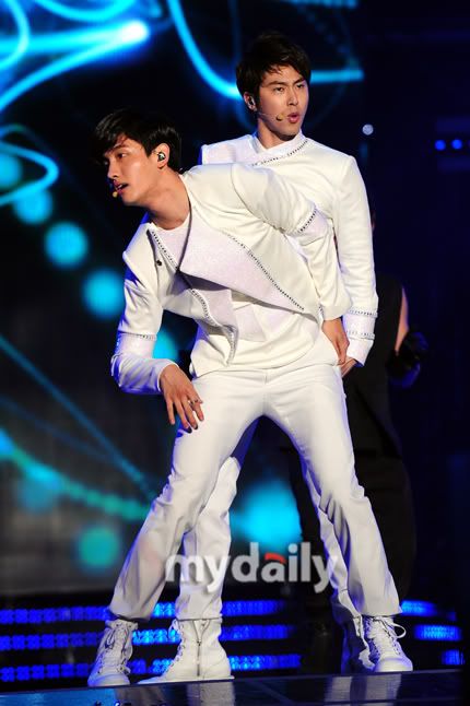 [PIC] 120512 TVXQ - Dream Concert 120512TVXQDreamConcert48