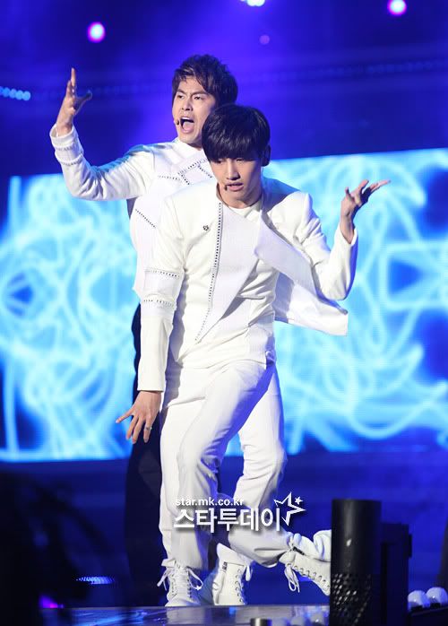 [PIC] 120512 TVXQ - Dream Concert 120512TVXQDreamConcert53