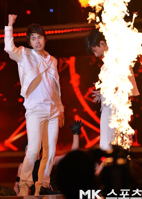 [PIC] 120512 TVXQ - Dream Concert 120512TVXQDreamConcert57