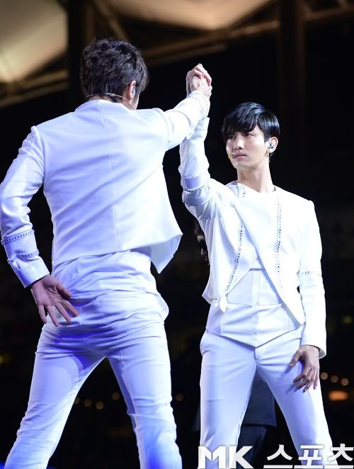 [PIC] 120512 TVXQ - Dream Concert 120512TVXQDreamConcert64