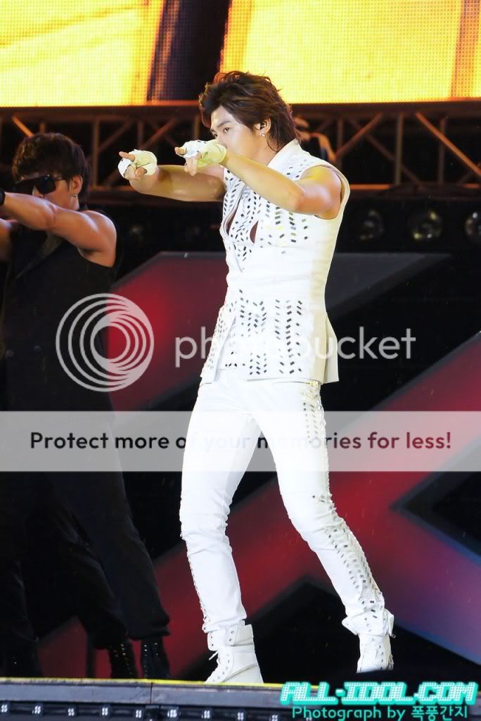 [PIC] 120818 TVXQ - SM TOWN Seoul 120818TVXQ-SMTOWNSeoul112