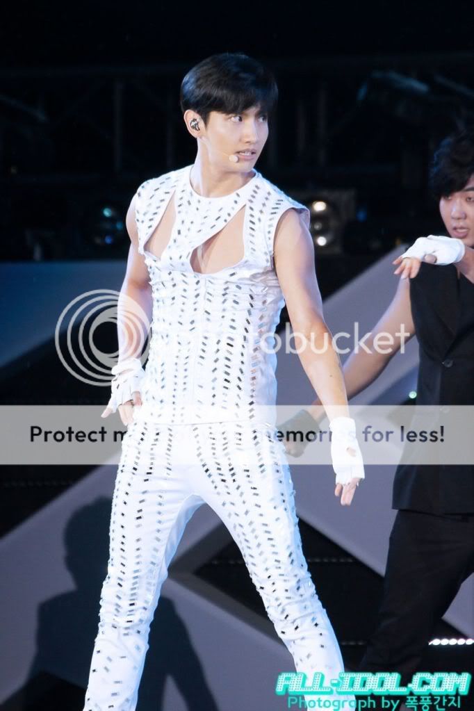 [PIC] 120818 TVXQ - SM TOWN Seoul 120818TVXQ-SMTOWNSeoul119