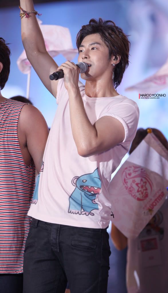 [PIC] 120818 TVXQ - SM TOWN Seoul 120818TVXQ-SMTOWNSeoul125