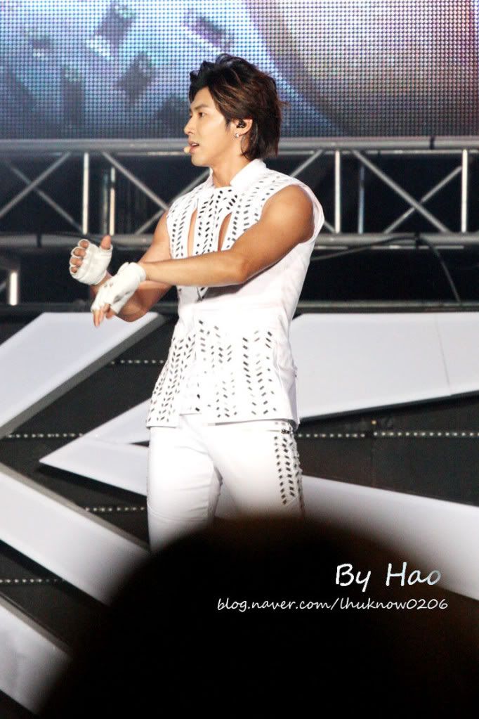 [PIC] 120818 TVXQ - SM TOWN Seoul 120818TVXQ-SMTOWNSeoul176