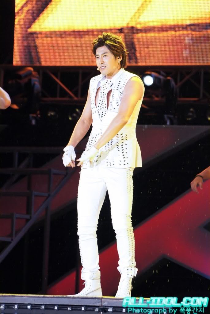 [PIC] 120818 TVXQ - SM TOWN Seoul 120818TVXQ-SMTOWNSeoul30