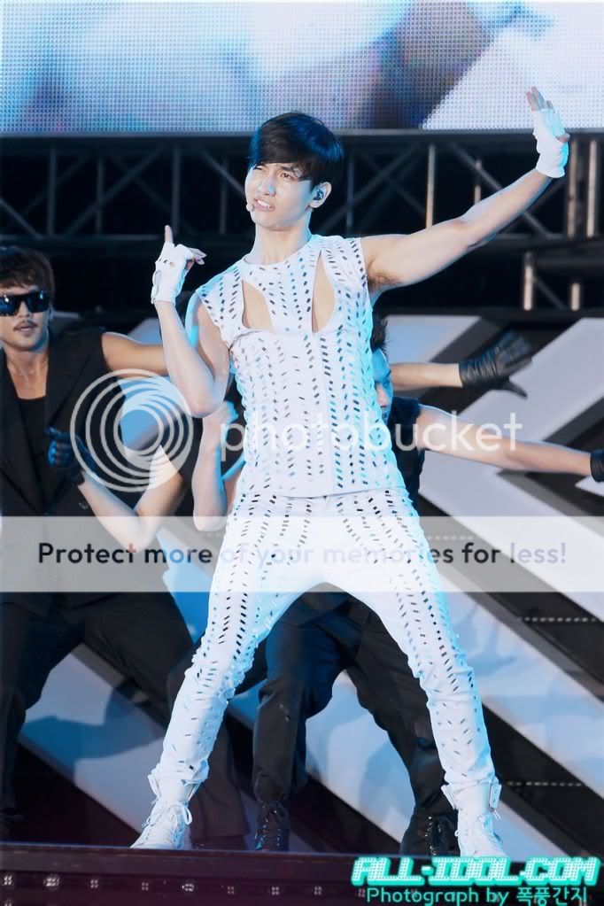 [PIC] 120818 TVXQ - SM TOWN Seoul 120818TVXQ-SMTOWNSeoul40