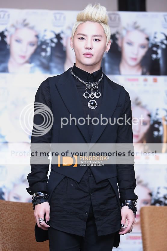 [PIC] 120527 XIA - Tarantallegra in Bangkok - conférence de presse 120527XIABKKpressconf6