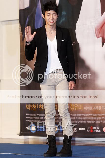 [PIC] 120305 Rooftop Prince - Conférence de presse 20120305151703507541