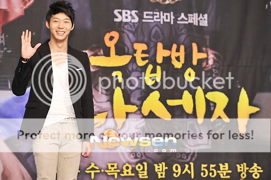 [PIC] 120305 Rooftop Prince - Conférence de presse 2012030515195510011