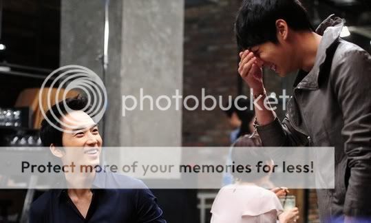 [ART] 120322 Photos backstage de Park Yoochun, Song Seung Hun et Kim Tae Hee sur le tournage du CF pour le restaurant Blacksmith  4cb10323d6d6cbe5fe4fab82b250c98f_large