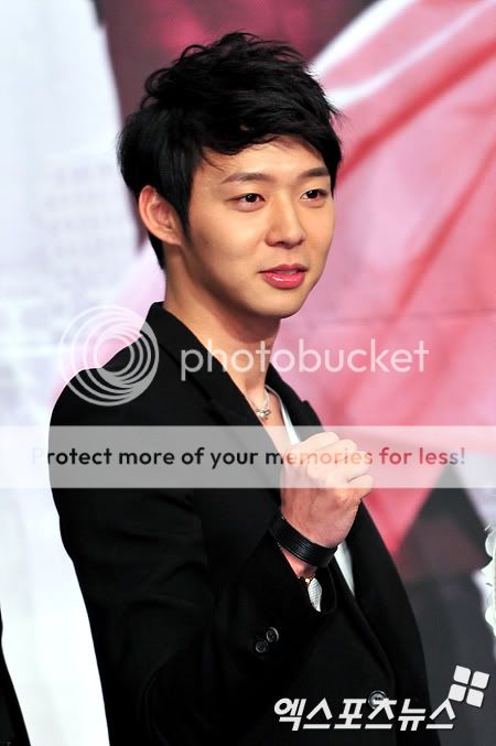 [PIC] 120305 Rooftop Prince - Conférence de presse Unbdd