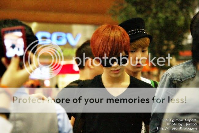 [01.06.11] SHINee tai sân bay Gimpo 46094929