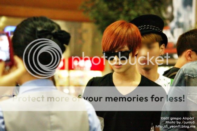 [01.06.11] SHINee tai sân bay Gimpo 47919611