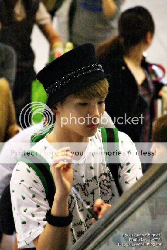 [01.06.11] SHINee tai sân bay Gimpo 65758313