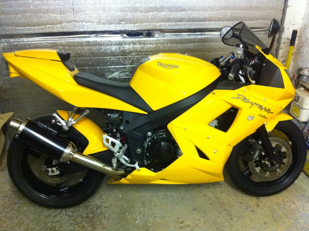 Triumph Daytona 650 '05 11,000 miles Null-5