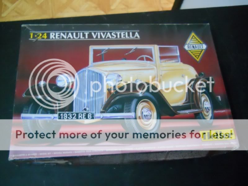 Renault Vivastella 1/24  077800x600