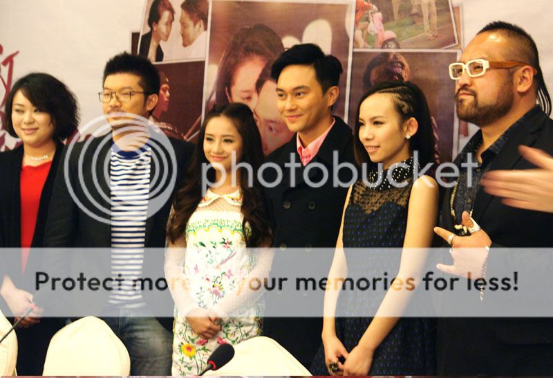 [09/12/2012] Promote "Born to love you" : Guang zhou Dzngzo-13