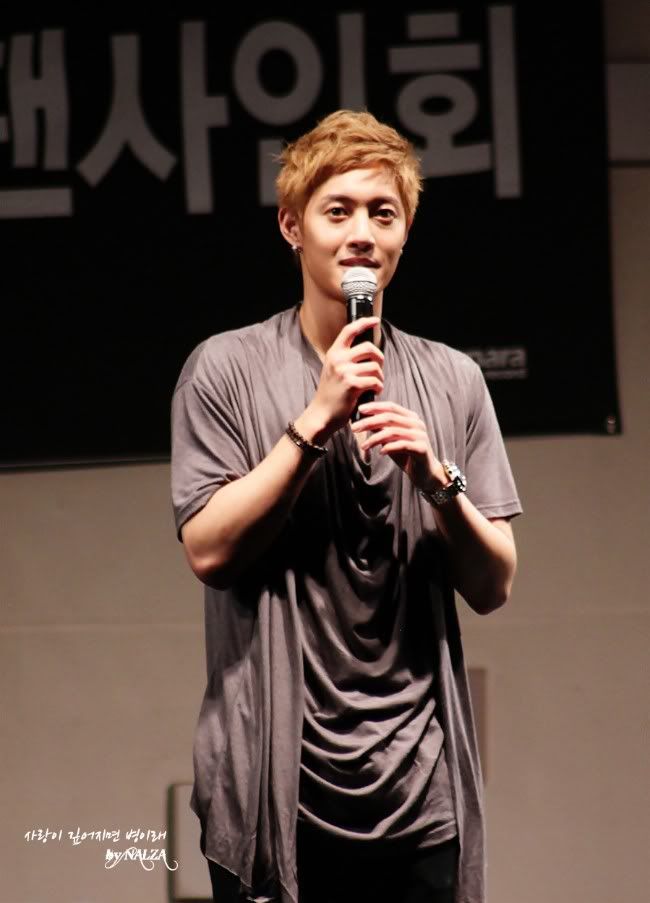 [HJL] ‘Break Down’ album Fansign Event [17.07.11] (2) 1eab7c97ffa4bb8c7609d7be