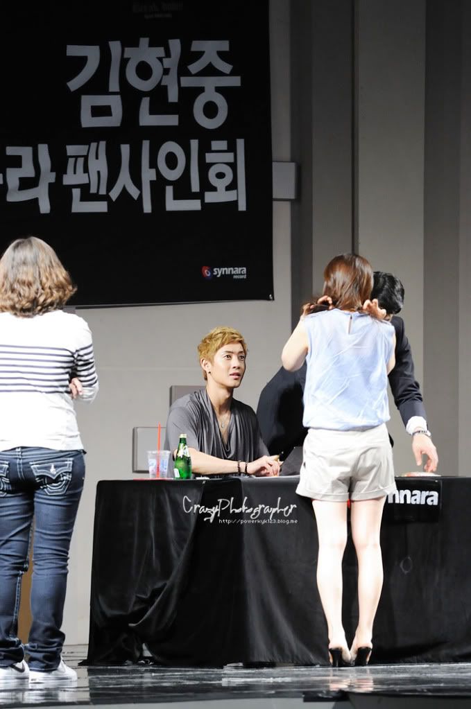 [HJL] ‘Break Down’ album Fansign Event [17.07.11] (4)  257c5c490a70795b5243c144-1