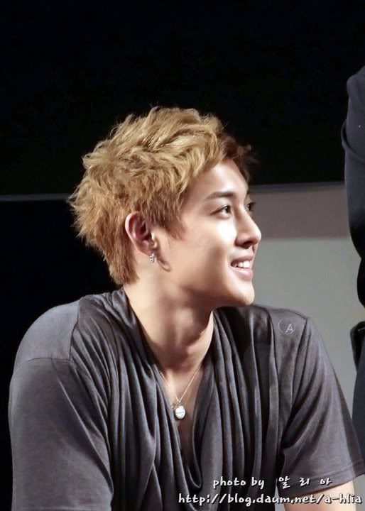 [HJL] ‘Break Down’ album Fansign Event [17.07.11] (6)  268156_191520204239524_109183462473199_524055_54201_n