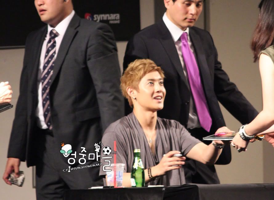 [HJL] ‘Break Down’ album Fansign Event [17.07.11] (5)  2d21444f022d615d5243c1ca