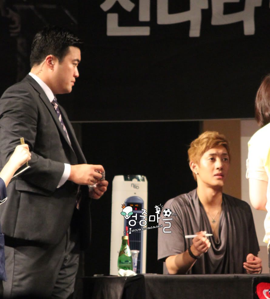 [HJL] ‘Break Down’ album Fansign Event [17.07.11] (5)  2d25444f0229615d5243c1d2