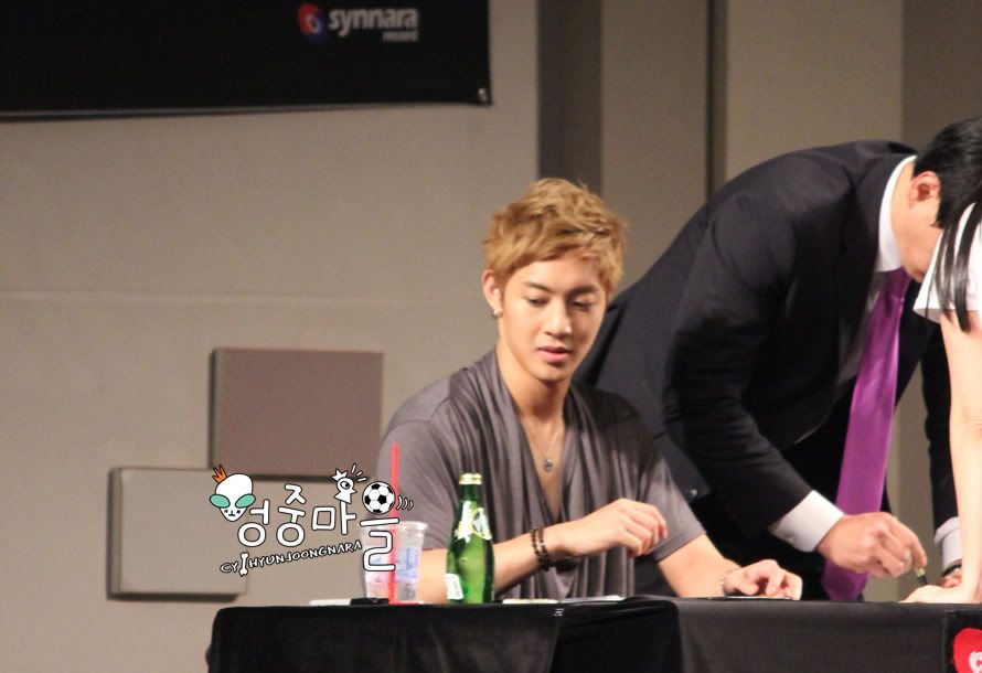 [HJL] ‘Break Down’ album Fansign Event [17.07.11] (5)  5a5f2649b953d8898b139980