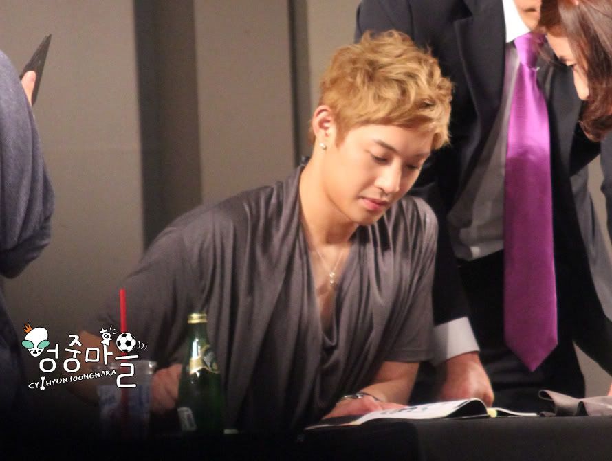 [HJL] ‘Break Down’ album Fansign Event [17.07.11] (5)  6a46505aeb490a8955e7233d