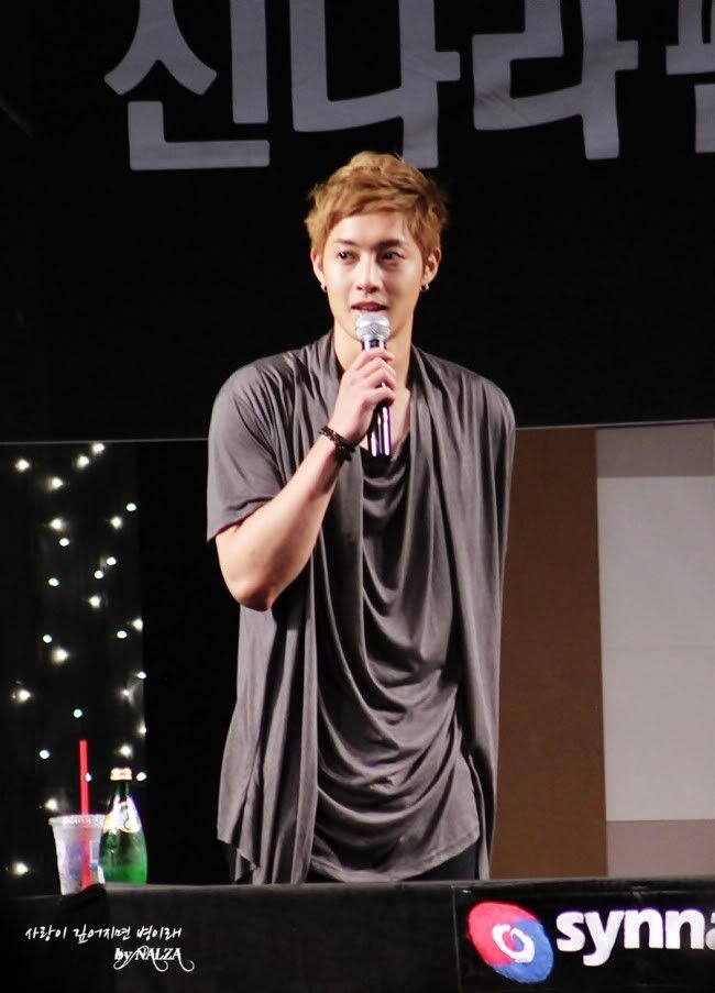 [HJL] ‘Break Down’ album Fansign Event [17.07.11] (2) C3503fa18d62f556e5dd3ba3