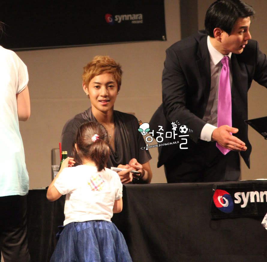 [HJL] ‘Break Down’ album Fansign Event [17.07.11] (5)  D7dbd56ac68f8a88aa6457d7