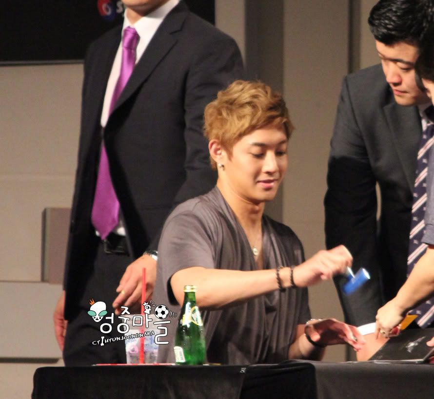 [HJL] ‘Break Down’ album Fansign Event [17.07.11] (5)  F899c62050f4f343cefca3e1