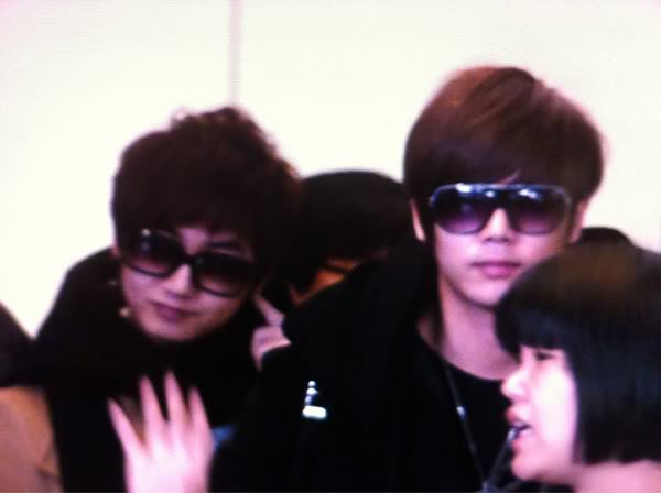 Imágenes Yong Saeng  - Kyu Jong aeropuerto Incheon (Corea) y llegada a Hong Kong SaengyKyua13