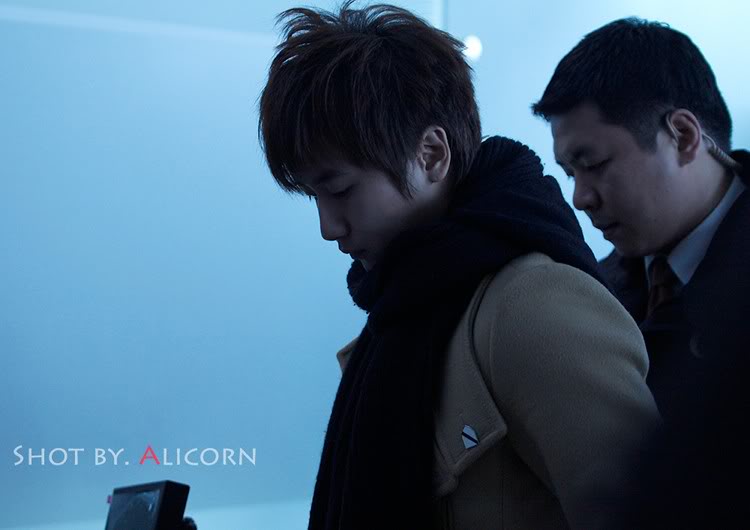 Imágenes Yong Saeng  - Kyu Jong aeropuerto Incheon (Corea) y llegada a Hong Kong SaengyKyua41