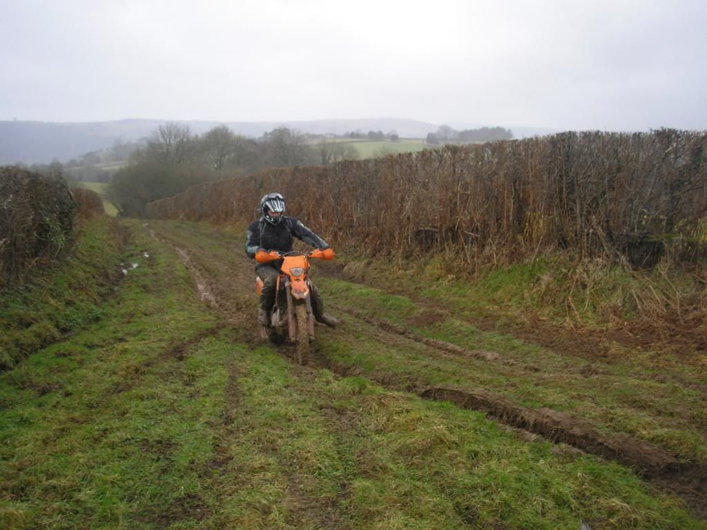 Sun 6th - Kington and back the slippery way - Page 3 057-1