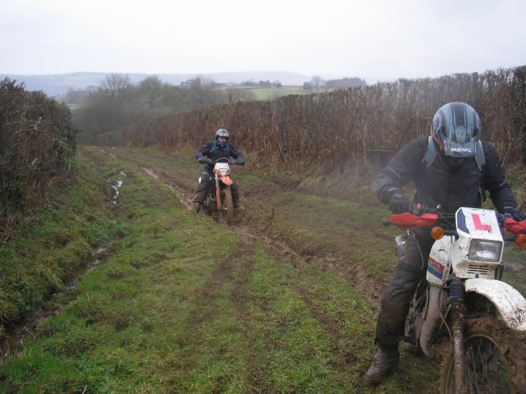 Sun 6th - Kington and back the slippery way - Page 3 061-1