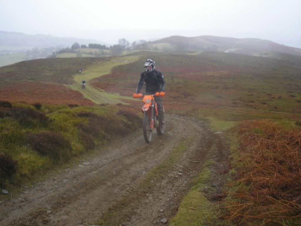 Sun 6th - Kington and back the slippery way - Page 3 065-1