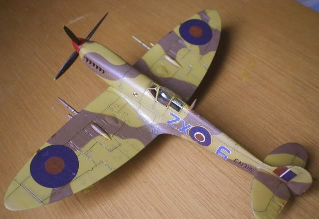 Supermarine Spitfire Mk IXc  Airfix , 1/72 - TERMINADO ABRIL-29- 2011 - Página 2 IMGP0006