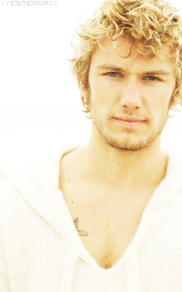 Alex Pettyfer AP3