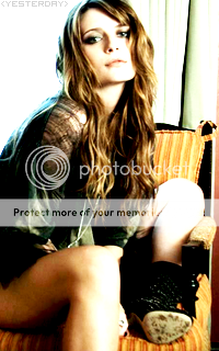 Mischa Barton MB35