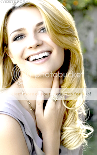 Mischa Barton MB8