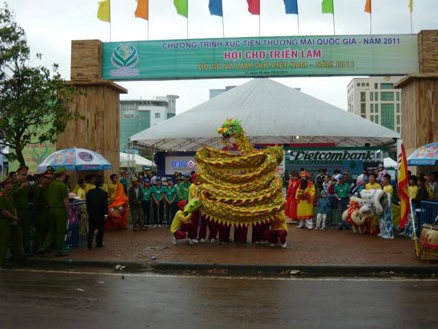 Kỳ Hoàn-Chào Mừng Khai Mạc Festival Lâm Sản...!!! P1030243