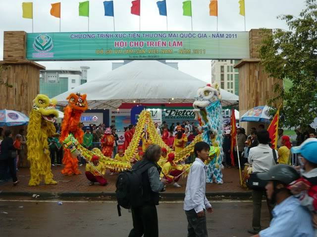 Kỳ Hoàn-Chào Mừng Khai Mạc Festival Lâm Sản...!!! P1030244